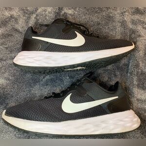 Nike Womens Black Running Shoes Sneakers Size 9.5